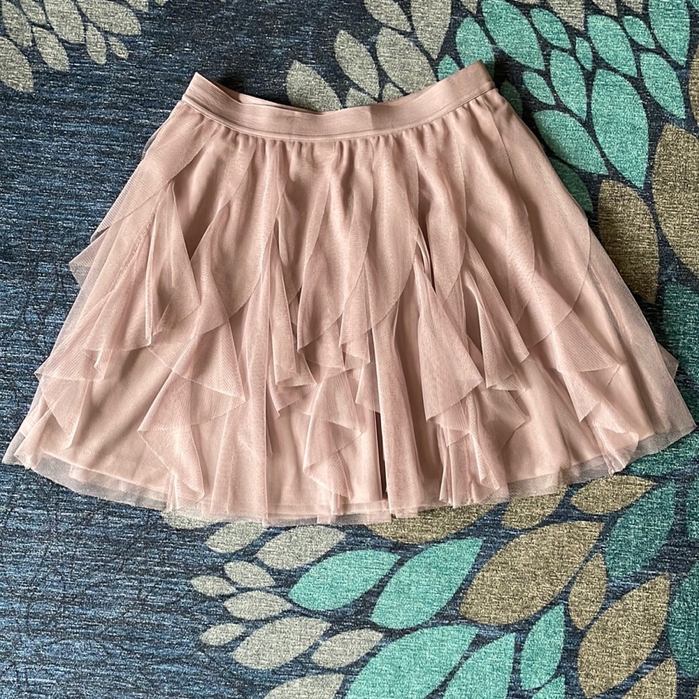 NWOT Lauren Conrad flouncy skirt, small